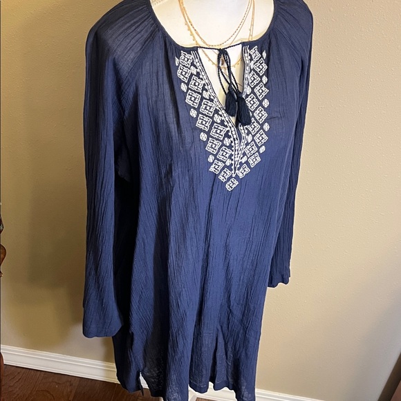 Old Navy Navy Tunic with White Detailing - Picture 5 of 5